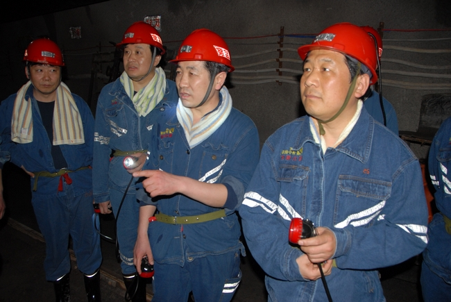 霄云煤矿顺利通过压力容器安全生产专项检查