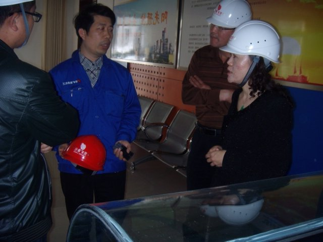 金威煤电公司到兖矿鲁南化肥厂学习班组建设