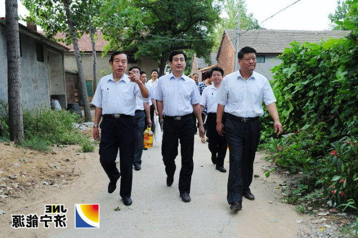 进村入户察民情&nbsp;&nbsp;访贫问苦送温暖