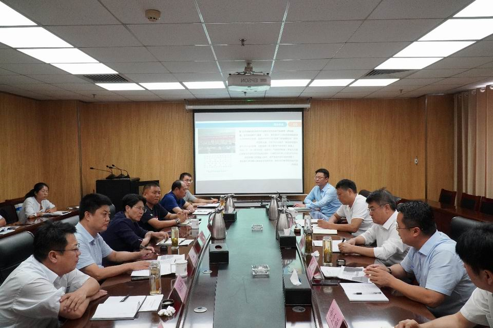 1601474080909664.jpg 张广宇陪同丰家雷到汶上县委县政府进行座谈交流1.jpg