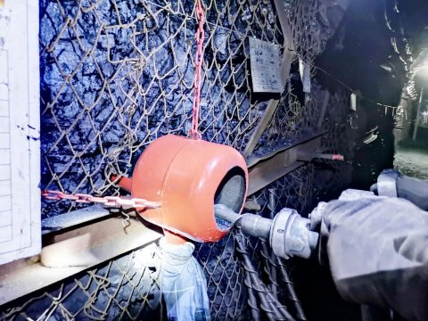 金桥煤矿：自制煤粉收集器减时又增效