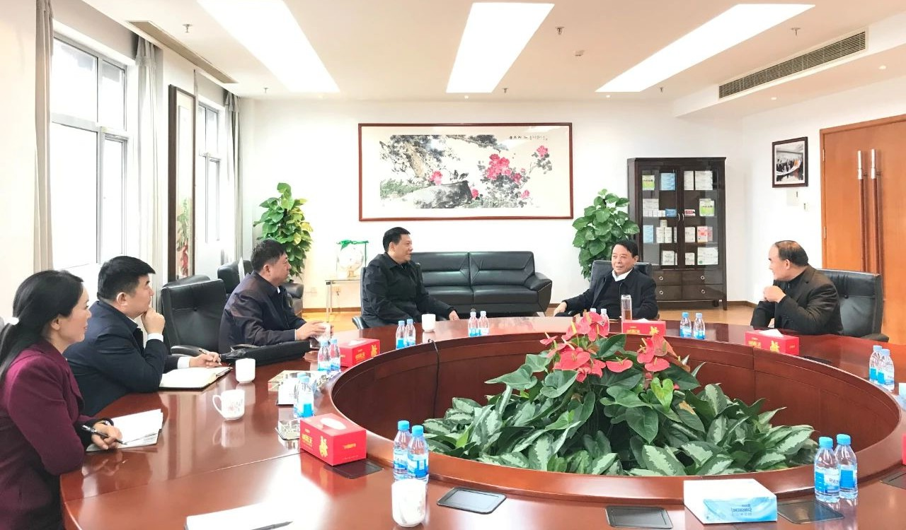 1606977674905635.jpg 张广宇带队到山东太阳控股集团洽谈合作.jpg