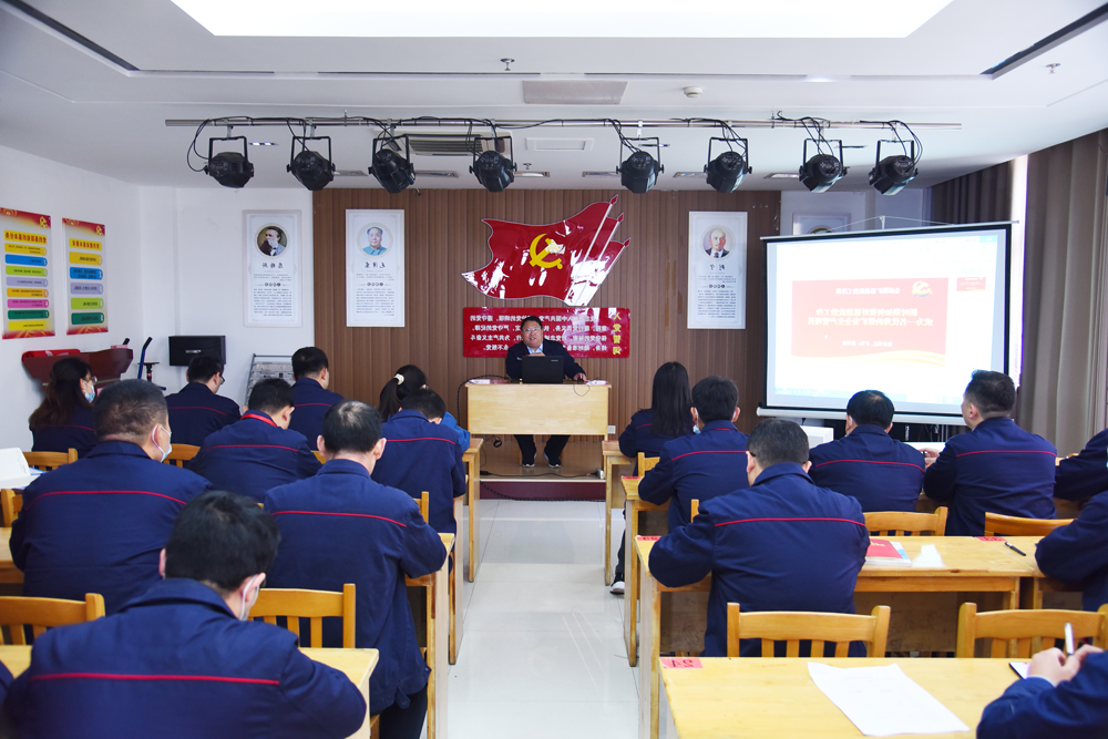 1607670369281527.jpg 2020年12月1日,金源煤矿开展“过政治生日、忆入党初心”主题党日活动.JPG