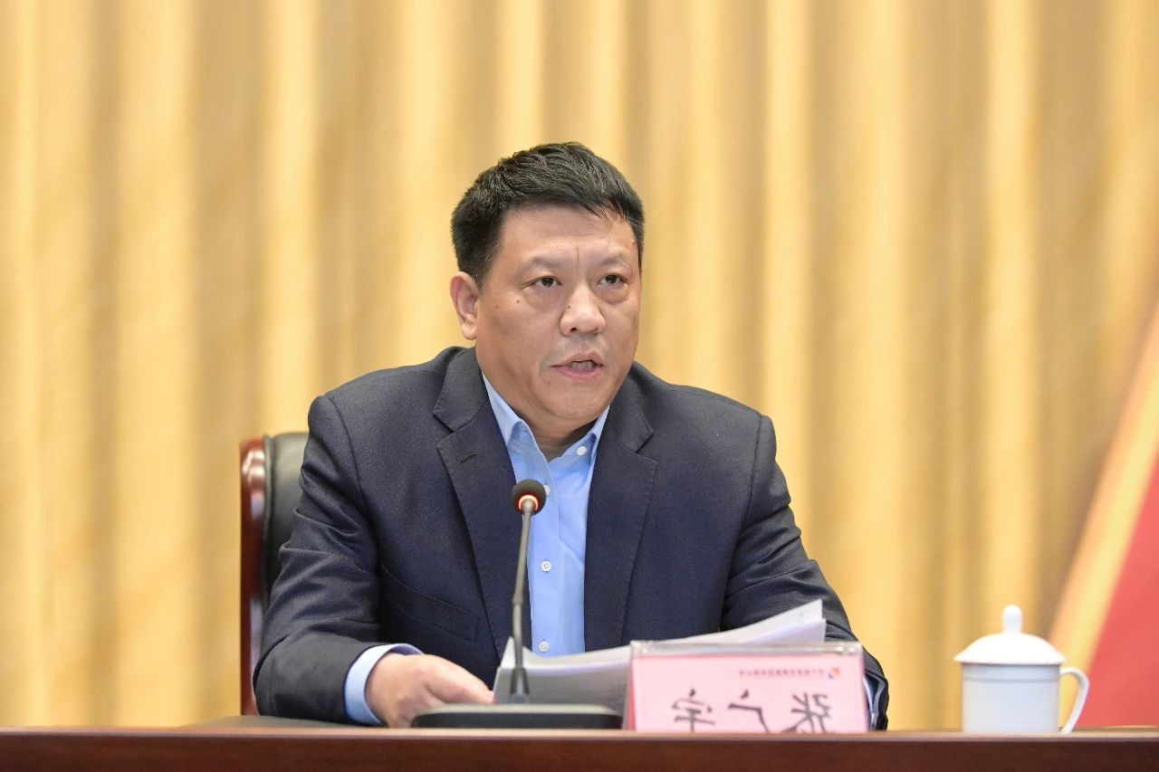 1608790130589715.jpg 集团公司召开党的十九届五中全会精神宣讲暨全员创新科技人才表彰大会2.jpg