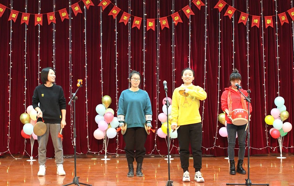 集团公司权属各企业举办文艺联欢会 喜迎新年到来4.jpg