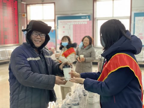 运河煤矿：浓情姜茶送健康 驱走寒冷暖人心