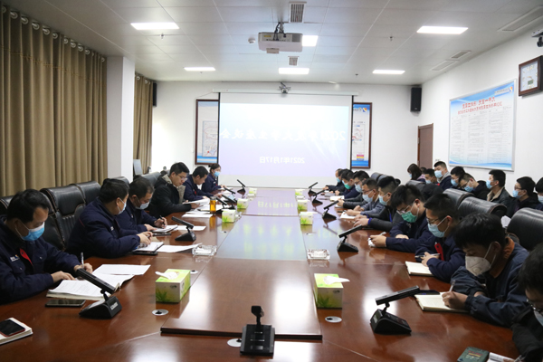 济矿物流召开2021年度首次大学生座谈会（孙兆恒 摄）.jpg