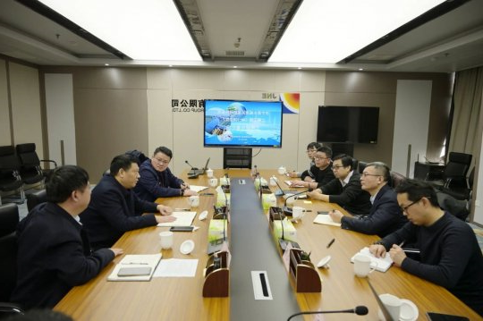 张广宇听取济宁港航龙拱港二期工程可行性研究方案汇报