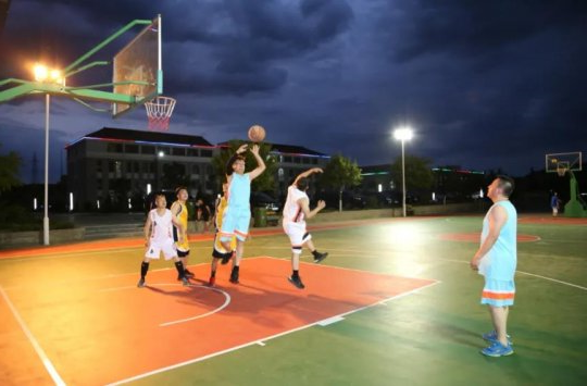 我为职工办实事丨朱家峁煤矿职工文体场地换“新颜” 职工运动休闲更方便