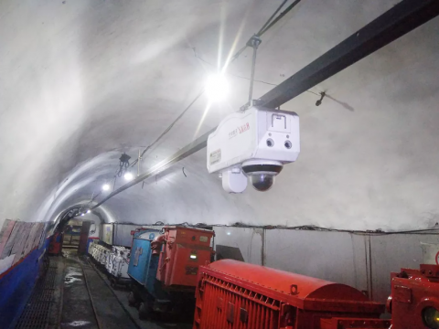 阳城煤电首台智能巡检机器人“上岗作业”