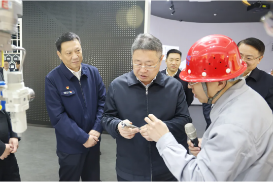 张国洲到精密制造产业园专题调研助企登攀工作