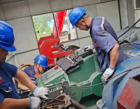 历时4小时的起重机故障抢修战