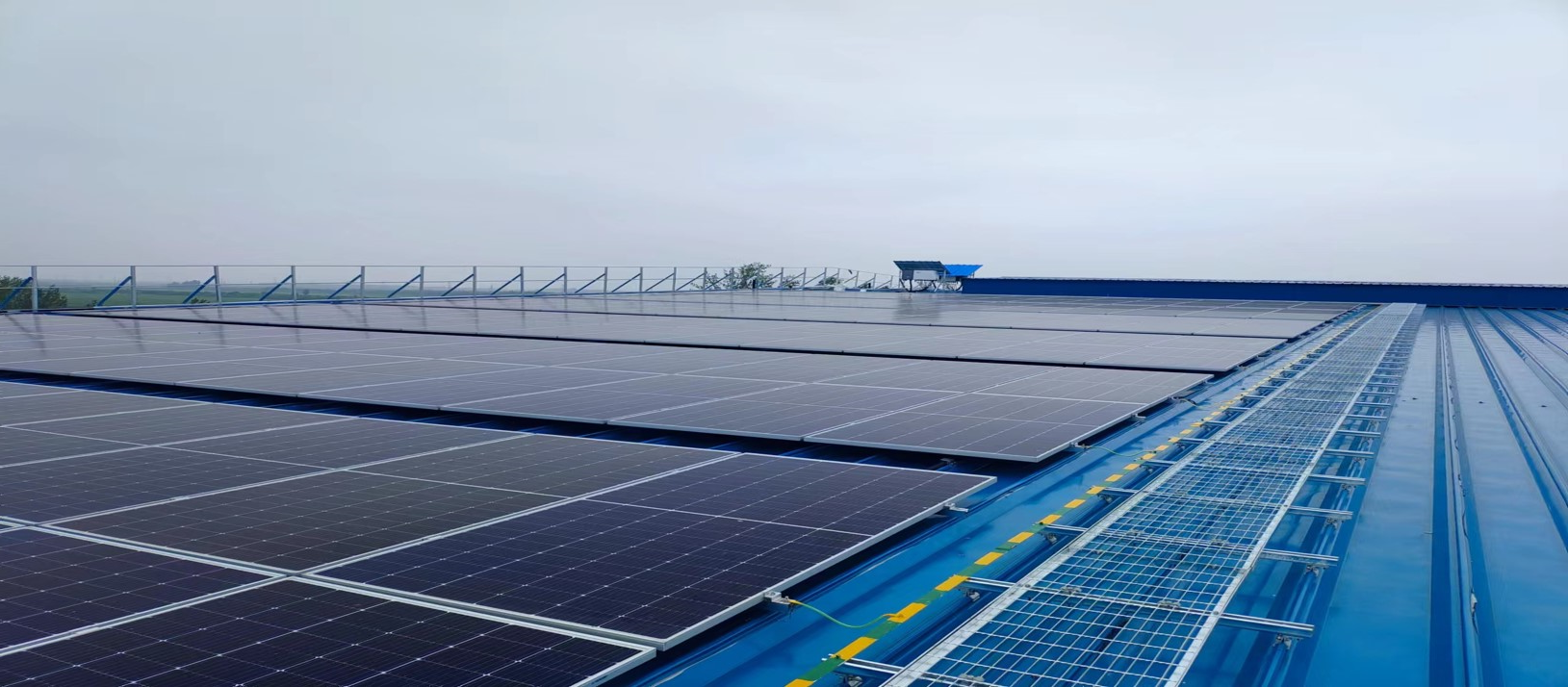 节能减排｜太平港光伏发电项目并网发电 年节电30万度（邵伟章）.jpg