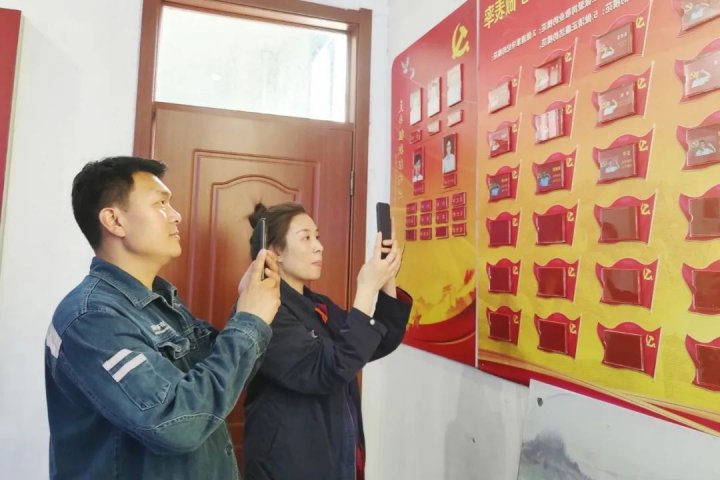 互联网+党建，运河煤矿定制专属“二维码”亮出党员新名片