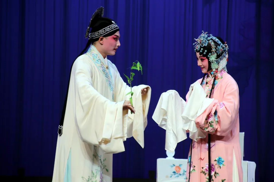 1698460661319295.jpg 640 (12).jpg