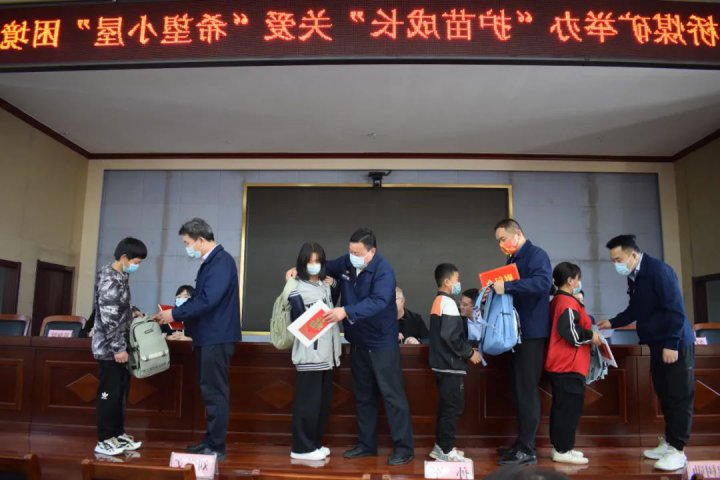 万众红心金桥分队“六心”志愿精神绽放青春光芒