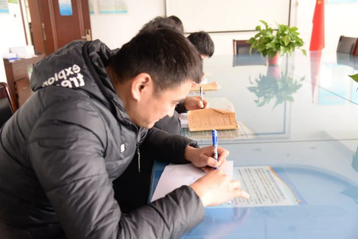 安居煤矿手绘路线“画”安全，增强意识筑防线