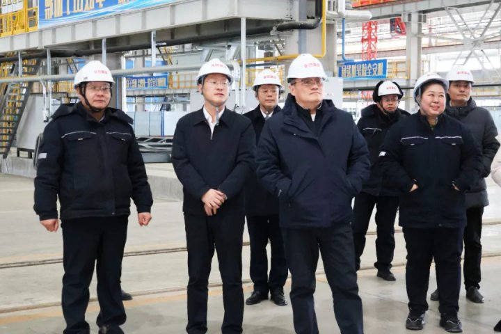 王崇景带队到新能船业召开重点工程现场推进会