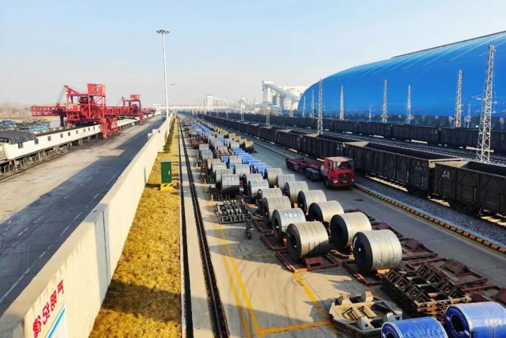 “卷”起来了！梁山港钢卷单月集疏港量突破8.7万吨