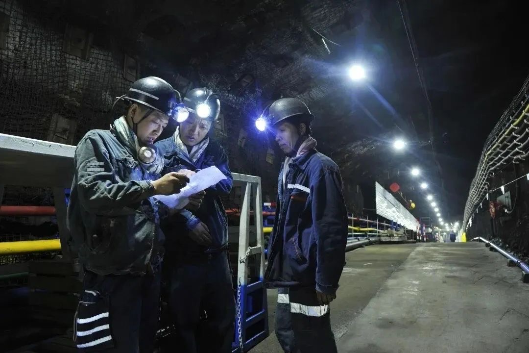 1735538370353979.jpg 8109dba8ac5b79b489c4f1e0848c27c.jpg