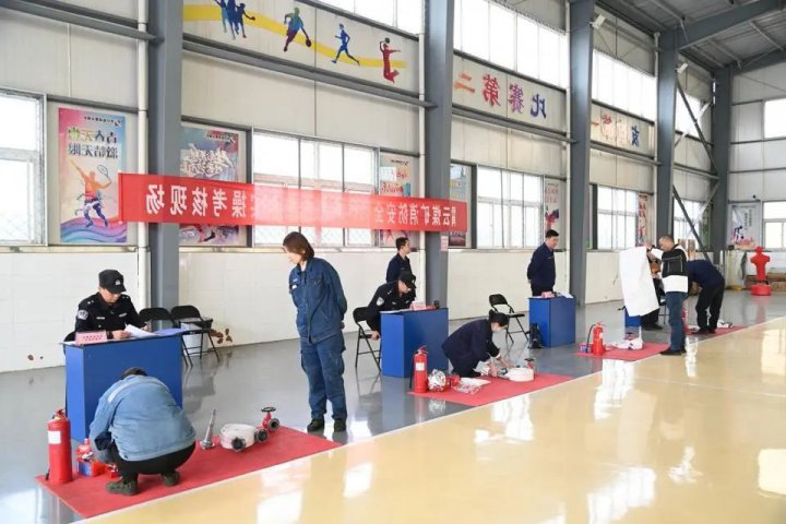 霄云煤矿开展六项设施器材“人人过关”考核