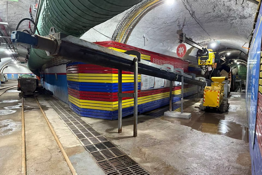 1757057271130360.jpg 智能投料系统1.jpg