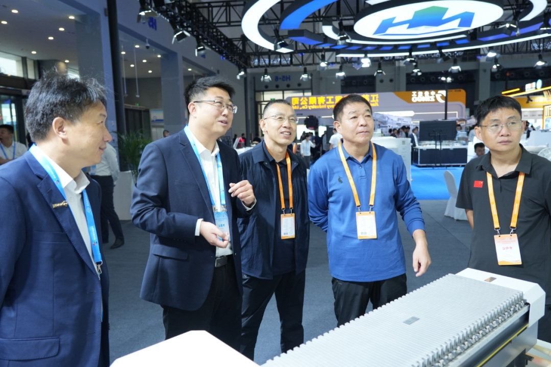 1757906068662474.jpg 00004.jpg