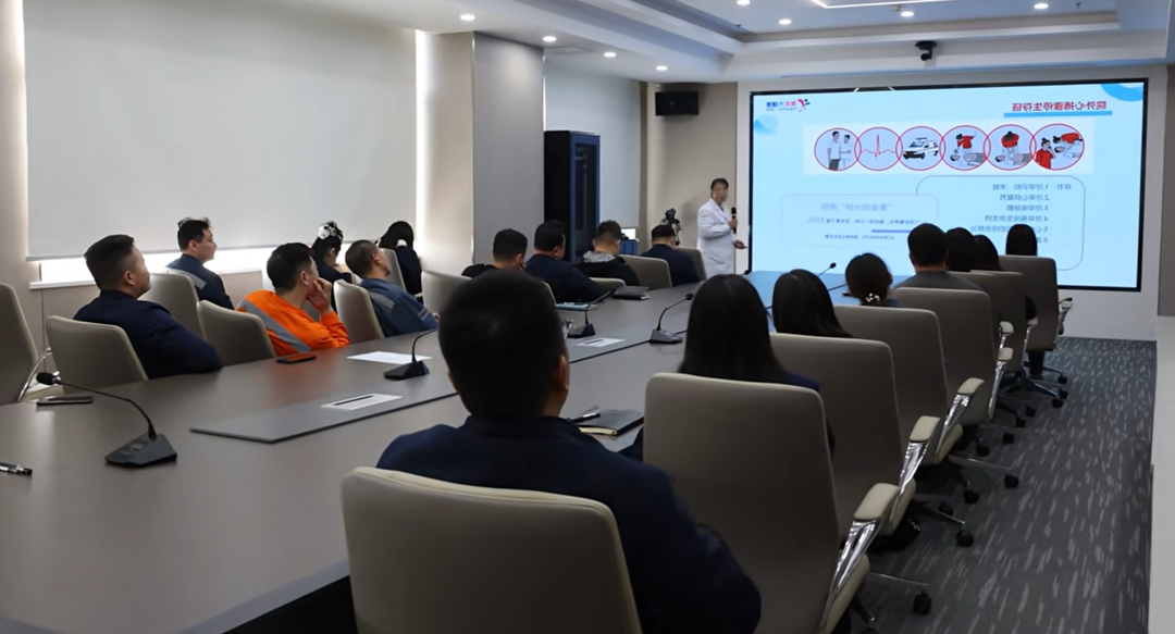 1763102492117089.png 640 (1).png